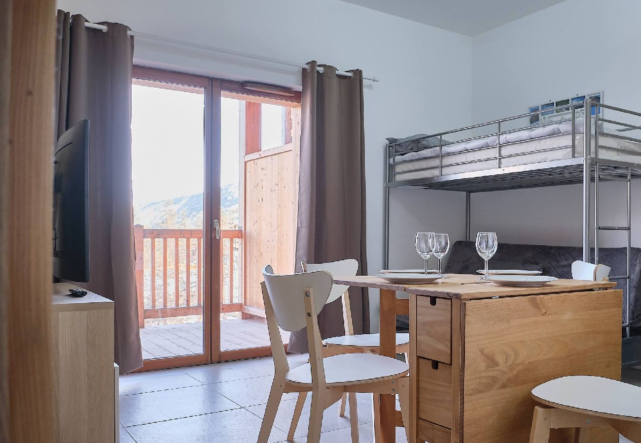 Apartment in Vars - Vars centre – Appt 4 pers en résidence neuve 