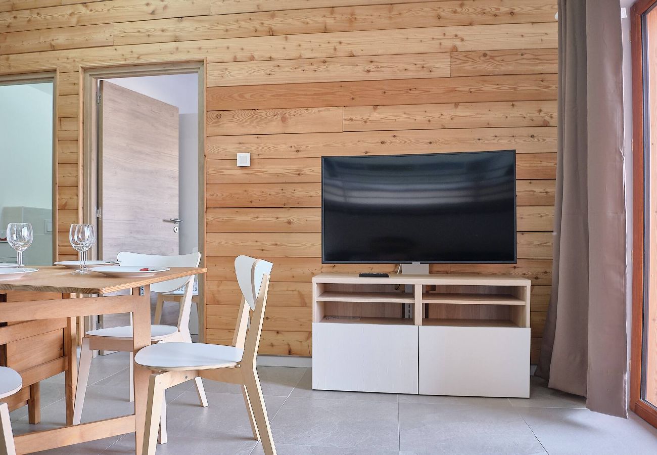 Apartment in Vars - Vars centre – Appt 4 pers en résidence neuve 