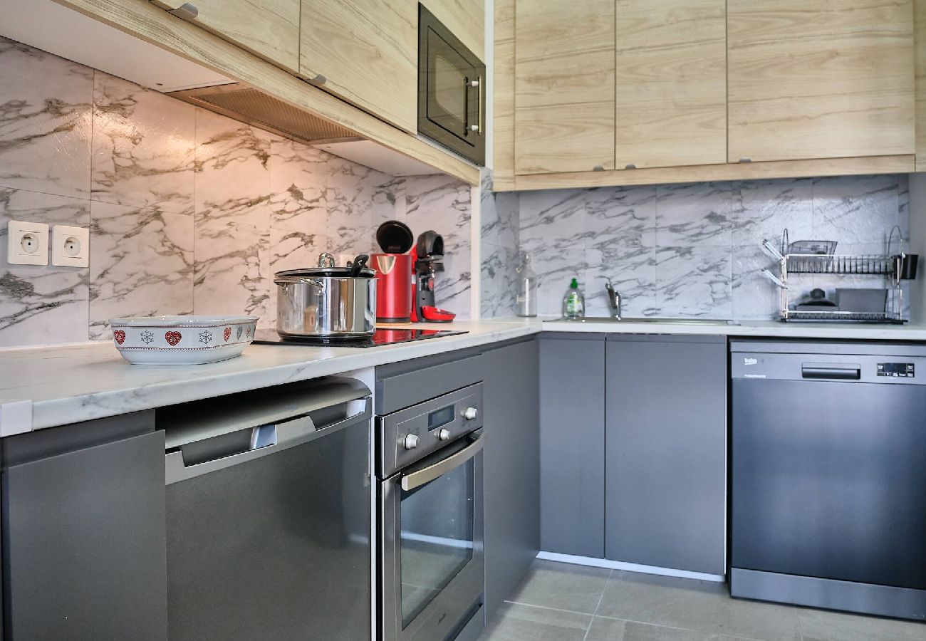 Apartment in Vars - Vars centre – Appt 4 pers en résidence neuve 