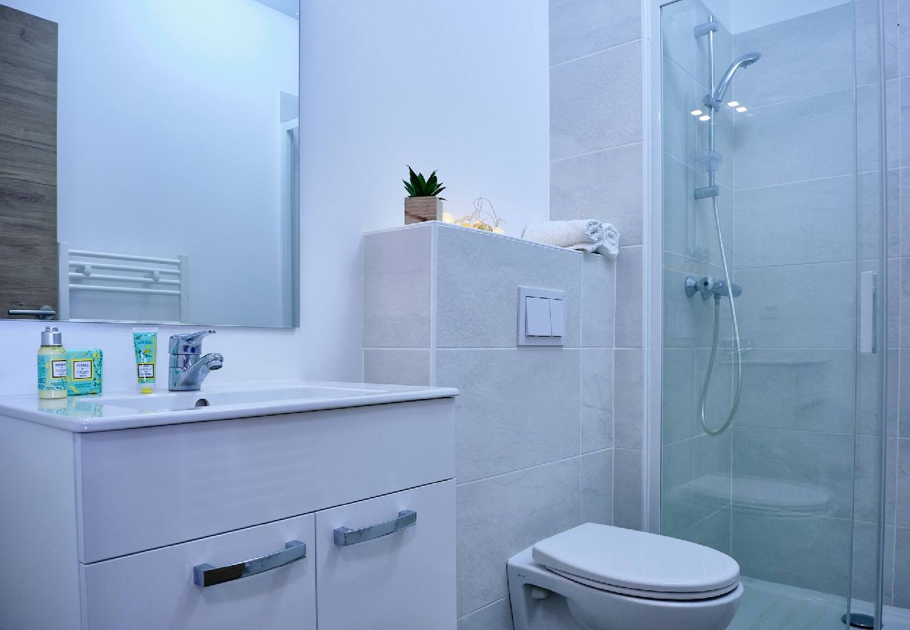 Apartment in Vars - Vars centre – Appt 4 pers en résidence neuve 