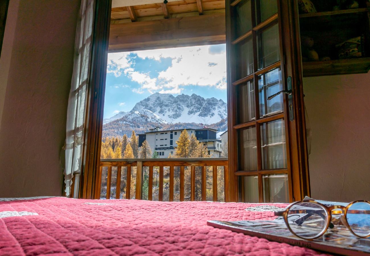 Residence in Vars - App 5 couchages Le Karibu 