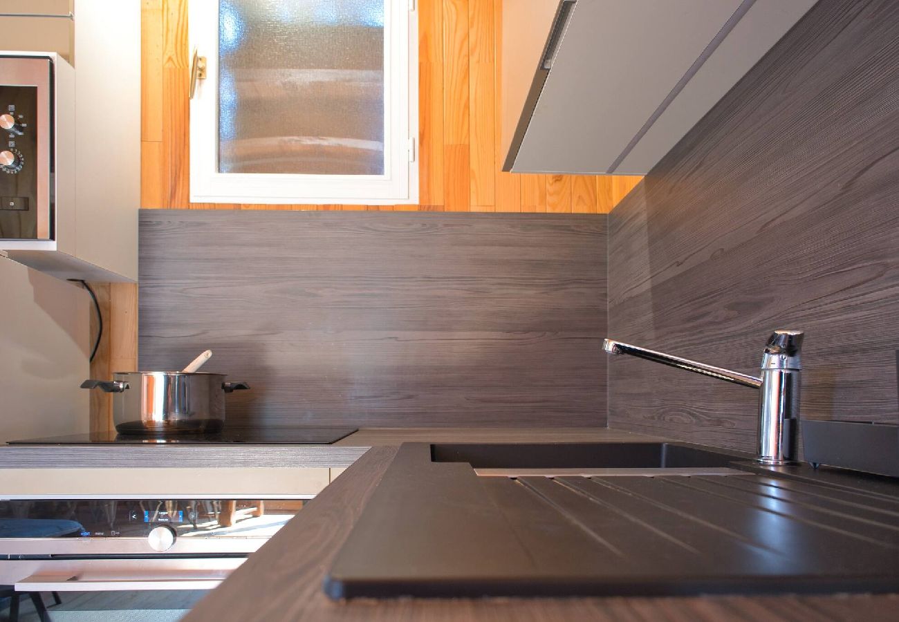 Apartment in Vars - Renovated Triplex • 3 Bedrooms • 150 m from the Slopes • Sleeps 8