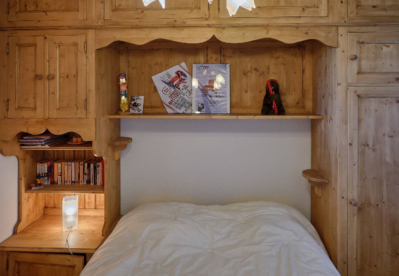 Apartment in Vars - Spacious Apartment • 3 Bedrooms • Near the Slopes • Sleeps 6
