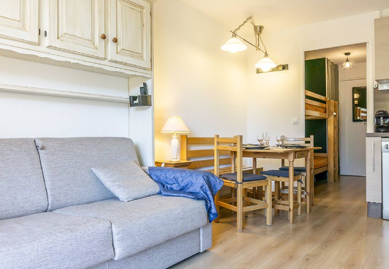 Residence in Vars - Studio • 2-Min Walk to the Slopes • Balcony