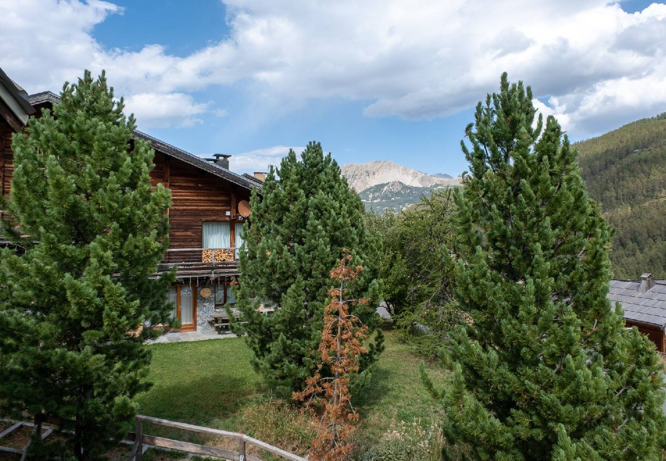 Residence in Vars - Ski-in/Ski-out Duplex • Vars Centre • 3 Bedrooms