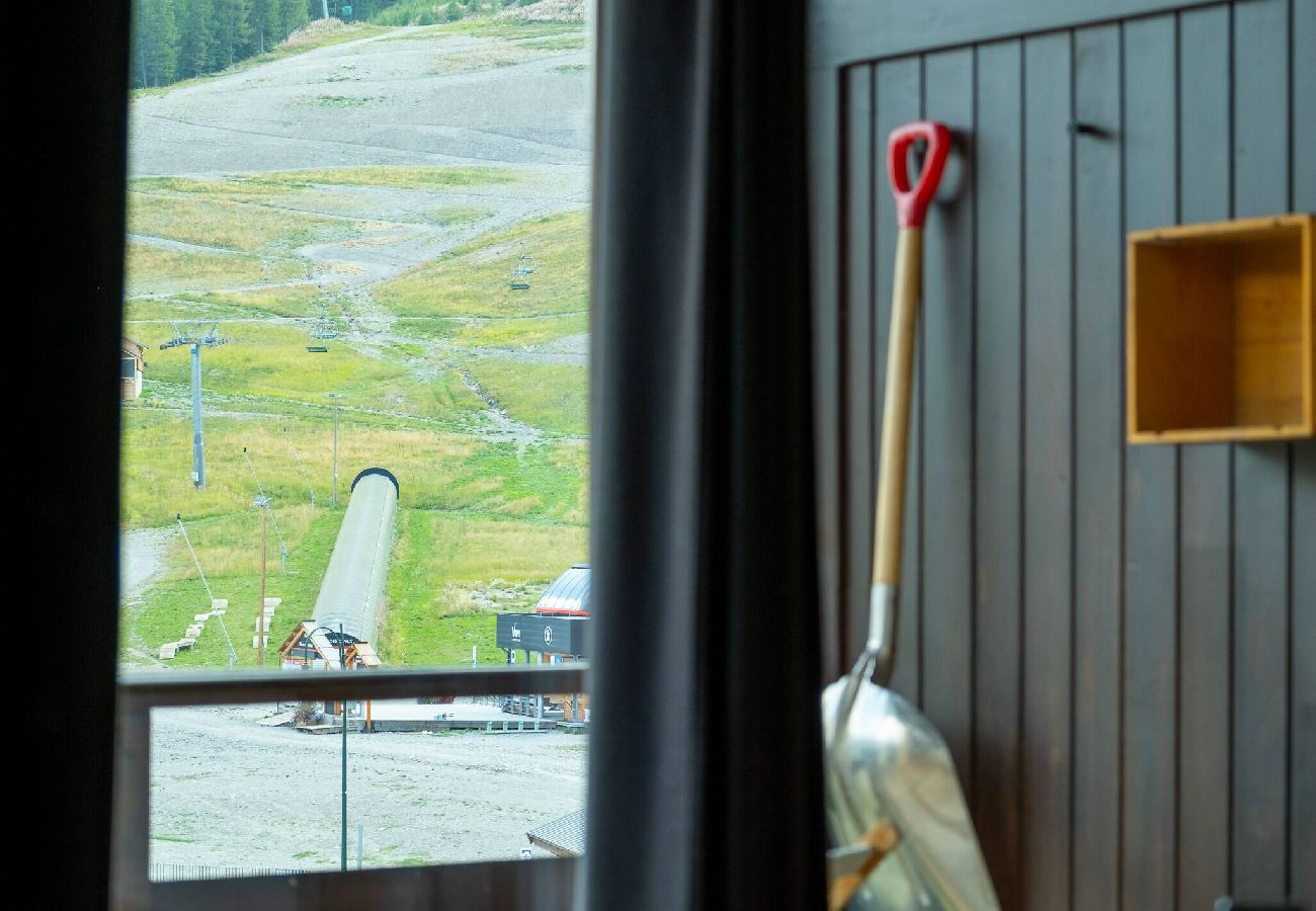 Residence in Vars - Ski-in/Ski-out Duplex • Vars Centre • 3 Bedrooms
