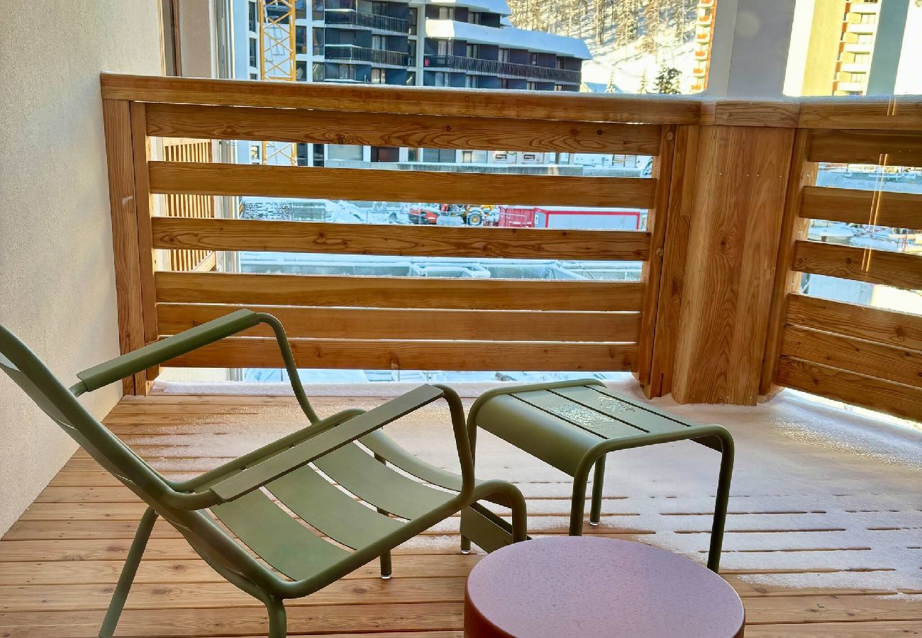 Apartment in Vars - Modern Apartment • Terrace • Covered Parking