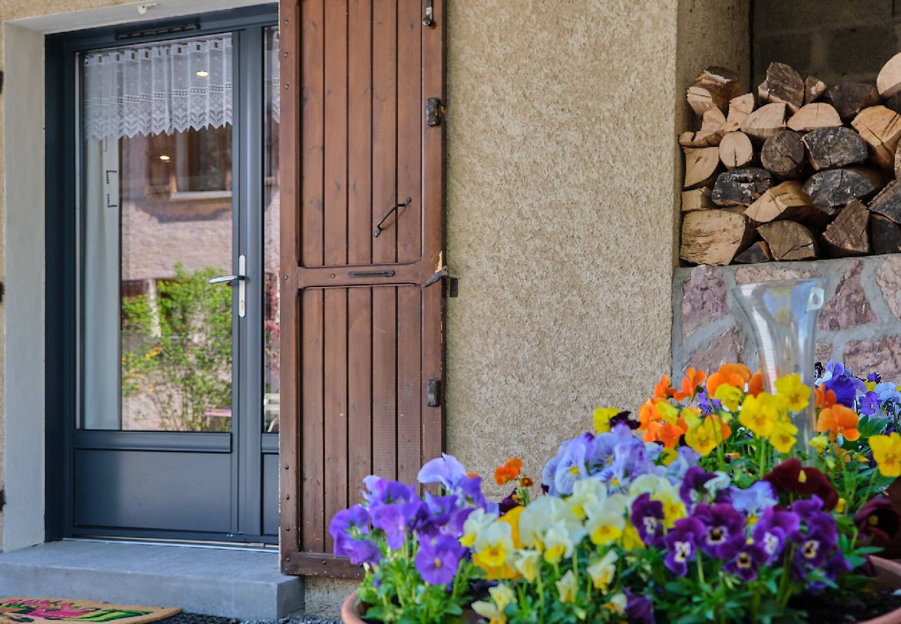 Apartment in Guillestre - Garden Apartment • Quiet Setting • Queyras & Écrins