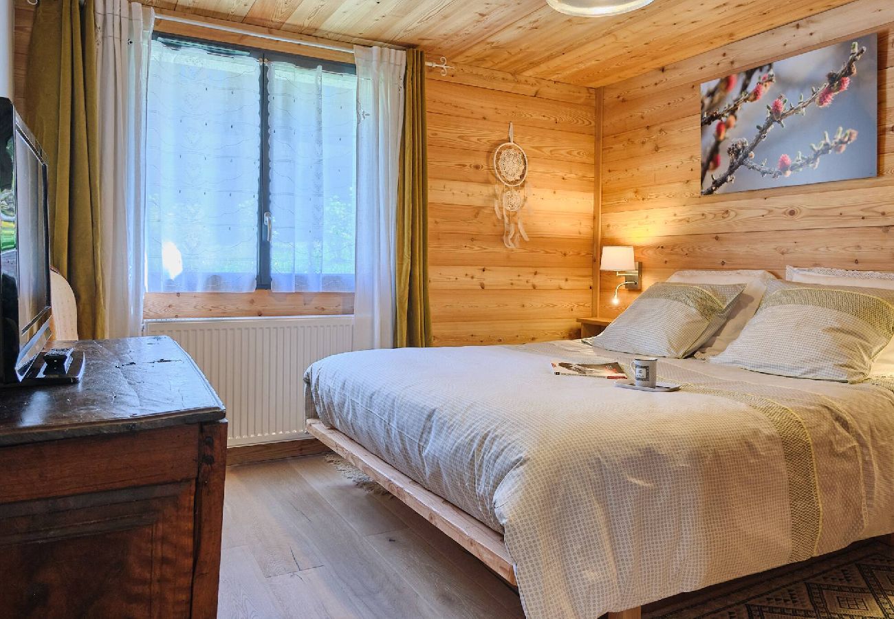 Apartment in Guillestre - Garden Apartment • Quiet Setting • Queyras & Écrins