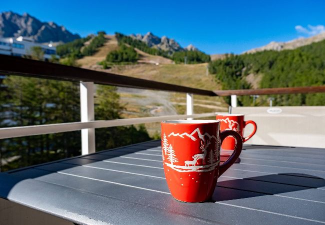 Apartment in Vars - Ski-in/Ski-out Apartment • Slope Views • 2 Bedrooms
