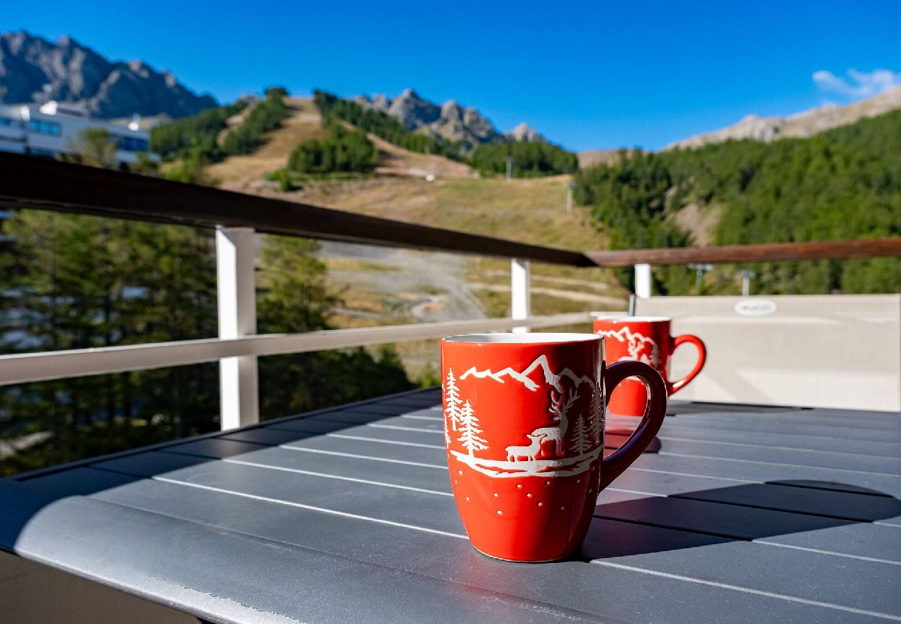 Apartment in Vars - Ski-in/Ski-out Apartment • Slope Views • 2 Bedrooms