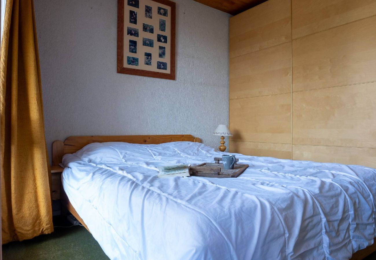 Apartment in Vars - Ski-in/Ski-out Apartment • Slope Views • 2 Bedrooms