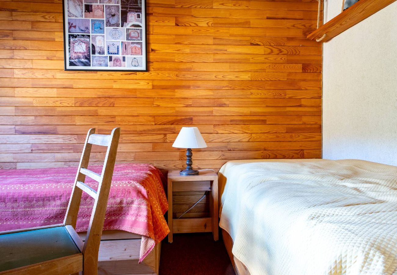 Apartment in Vars - Ski-in/Ski-out Apartment • Slope Views • 2 Bedrooms