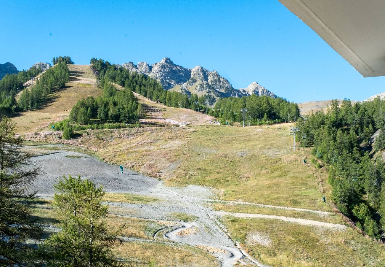 Apartment in Vars - Ski-in/Ski-out Apartment • Slope Views • 2 Bedrooms