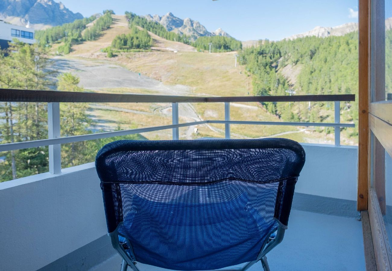 Apartment in Vars - Ski-in/Ski-out Apartment • Slope Views • 2 Bedrooms