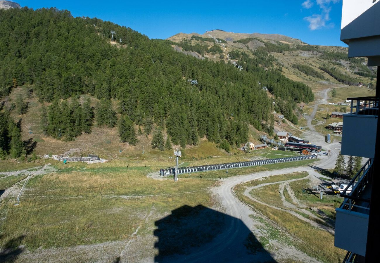 Apartment in Vars - Ski-in/Ski-out Apartment • Slope Views • 2 Bedrooms
