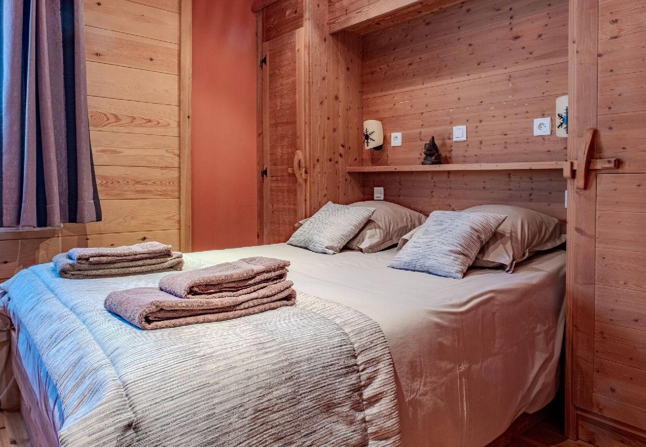 Chalet in Vars - Exceptional chalet • swimming pool • ski-in/ski-out