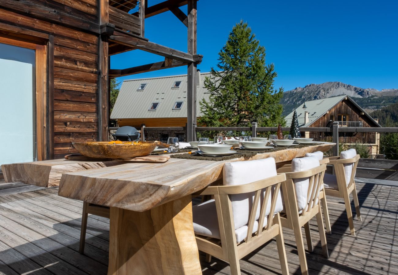 Chalet in Vars - Exceptional chalet • swimming pool • ski-in/ski-out