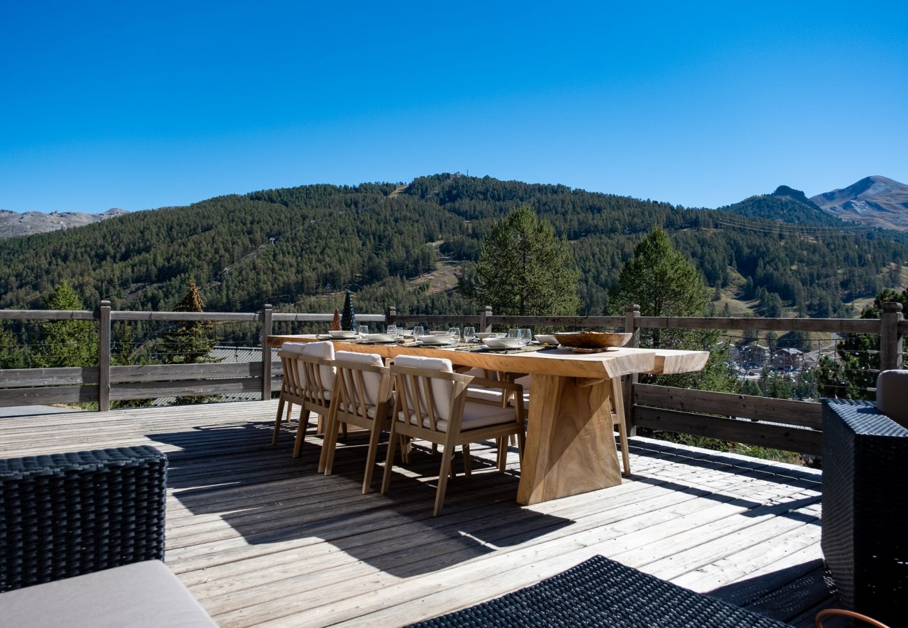 Chalet in Vars - Exceptional chalet • swimming pool • ski-in/ski-out