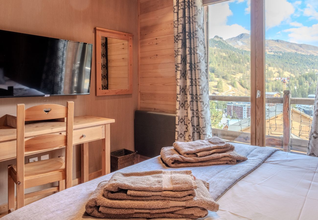 Chalet in Vars - Exceptional chalet • swimming pool • ski-in/ski-out