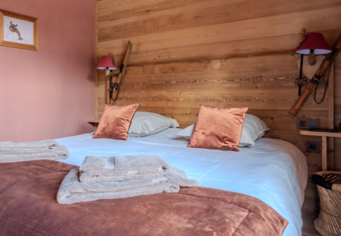 Chalet in Vars - Exceptional chalet • swimming pool • ski-in/ski-out