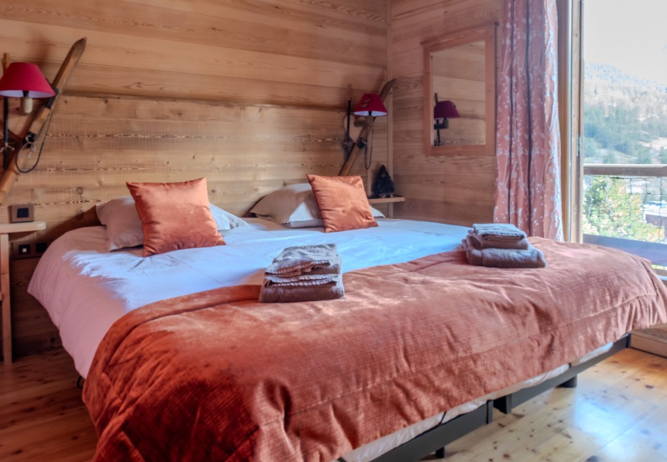 Chalet in Vars - Exceptional chalet • swimming pool • ski-in/ski-out