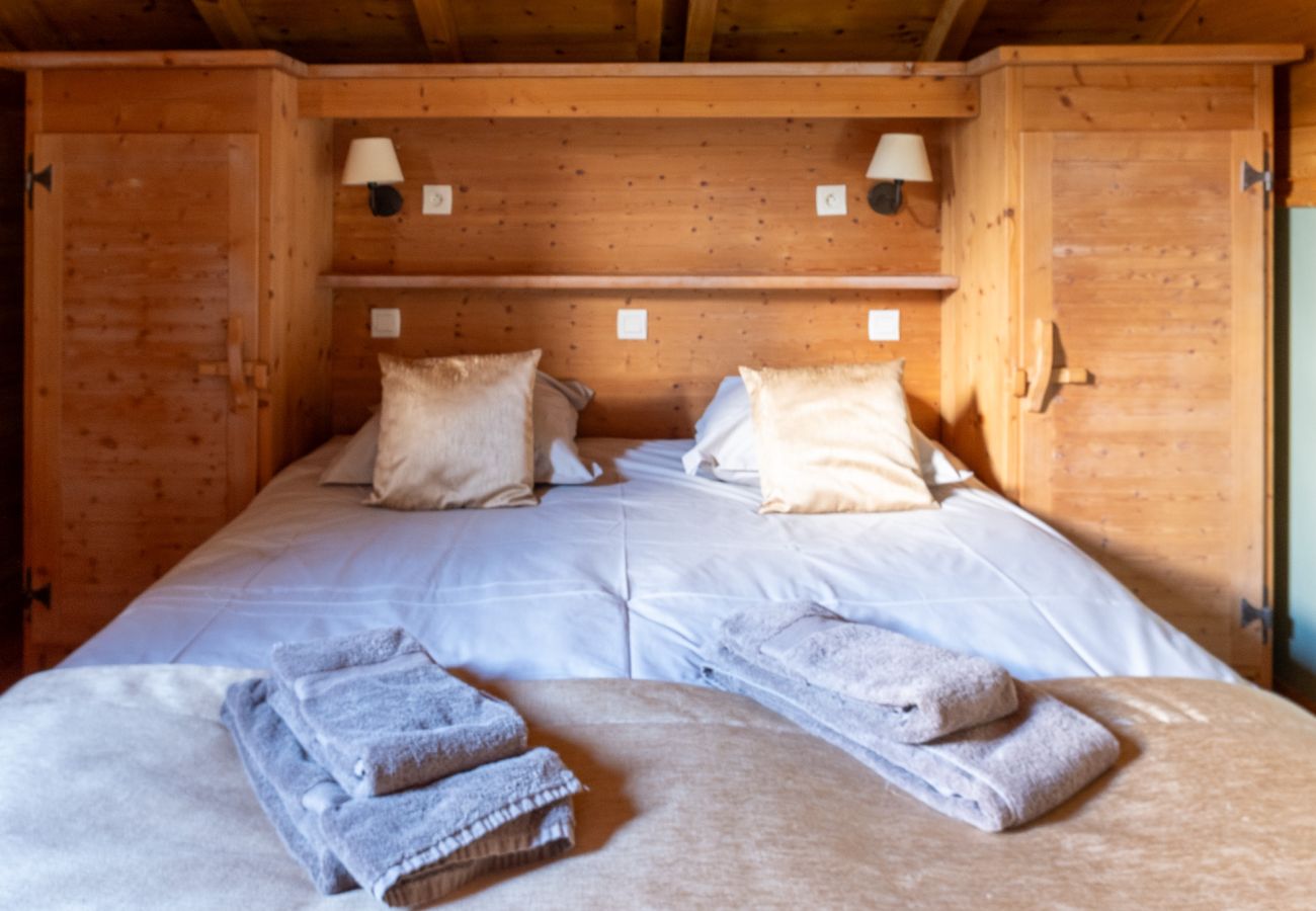 Chalet in Vars - Exceptional chalet • swimming pool • ski-in/ski-out