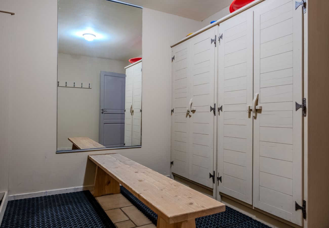 Chalet in Vars - Exceptional chalet • swimming pool • ski-in/ski-out