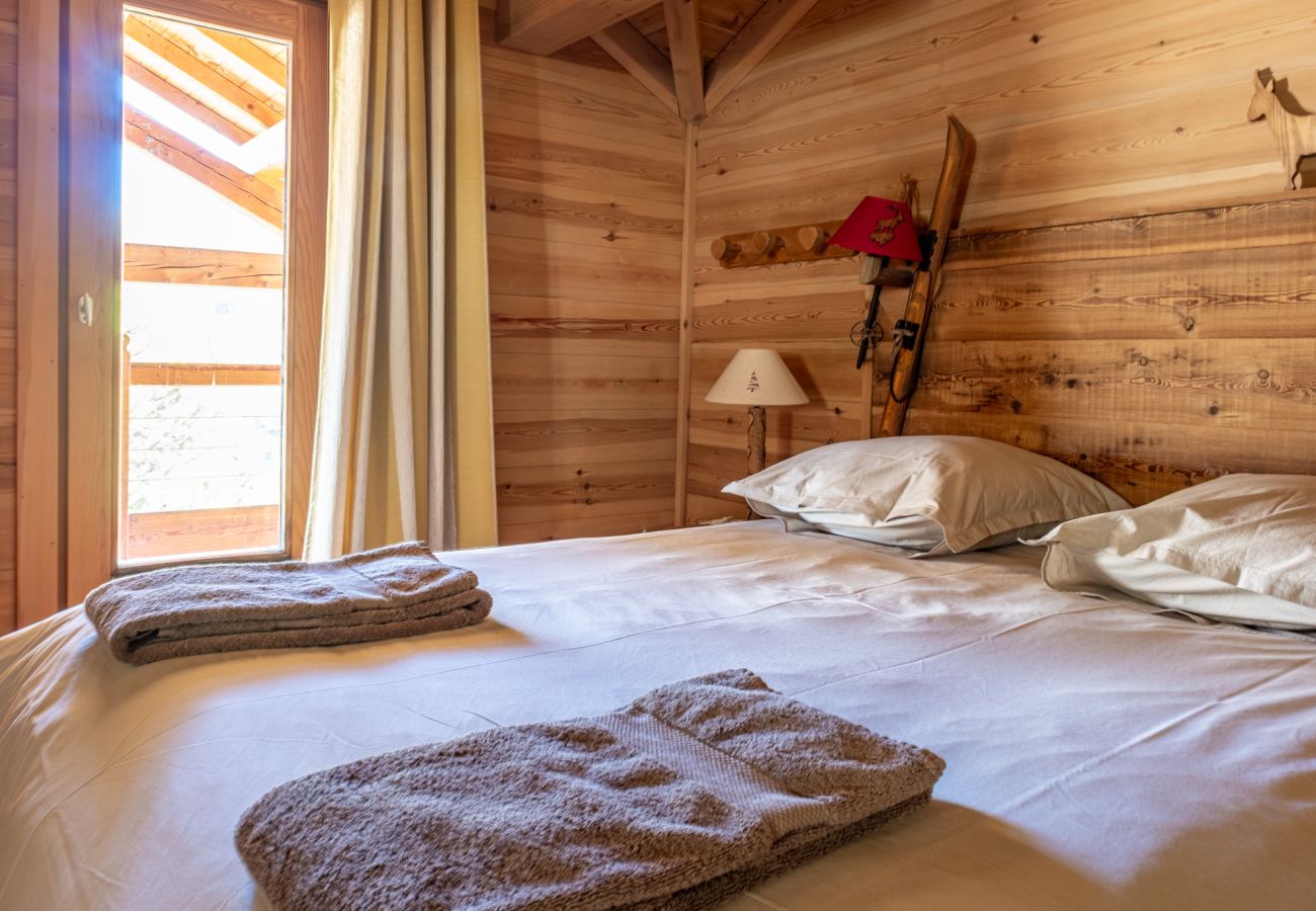 Chalet in Vars - Exceptional chalet • swimming pool • ski-in/ski-out