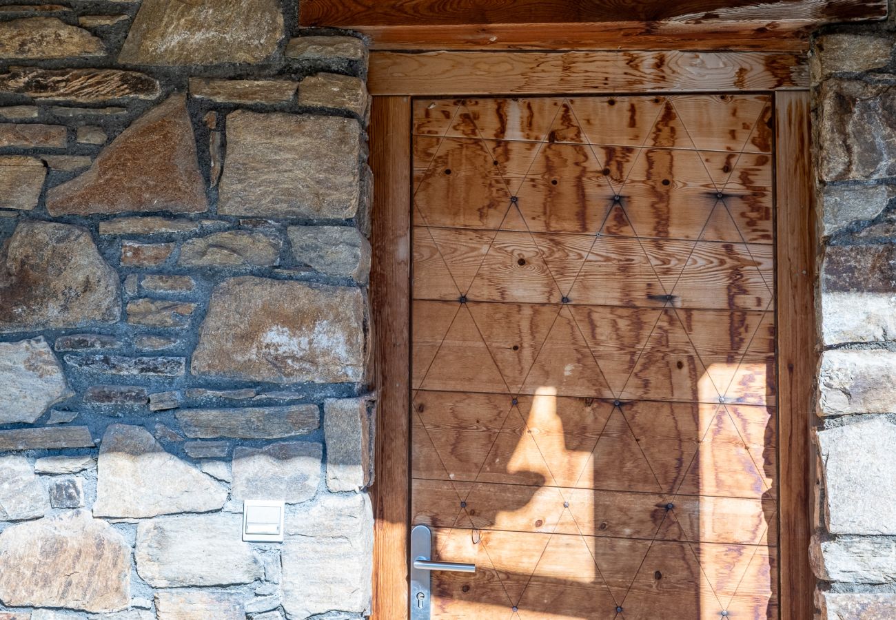 Chalet in Vars - Exceptional chalet • swimming pool • ski-in/ski-out