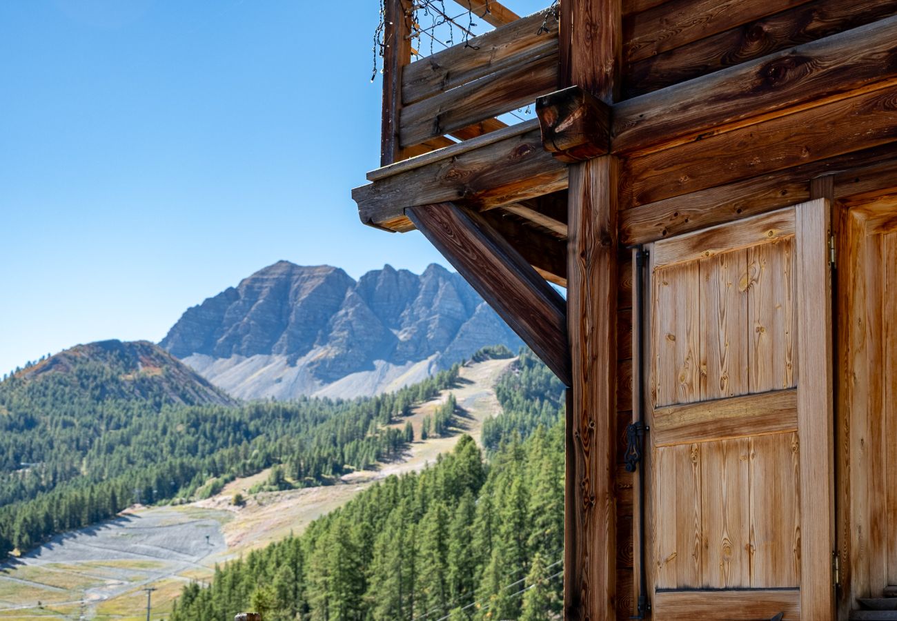 Chalet in Vars - Exceptional chalet • swimming pool • ski-in/ski-out