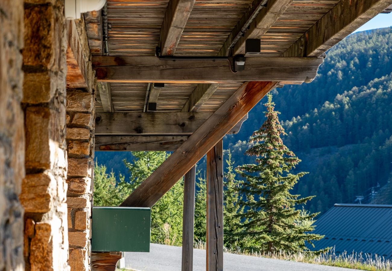 Chalet in Vars - Exceptional chalet • swimming pool • ski-in/ski-out
