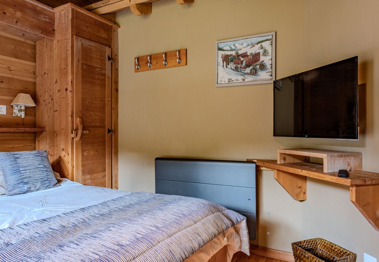 Chalet in Vars - Exceptional chalet • swimming pool • ski-in/ski-out