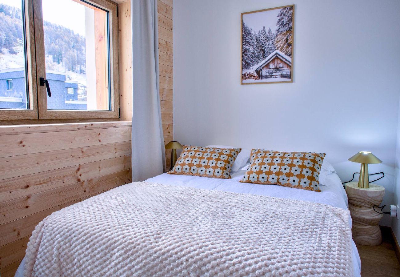 Appartement à Vars - L’Alpin Chic–Appartement neuf Vars Centre - Garage,Terrasse, 4 adultes+2 enfants