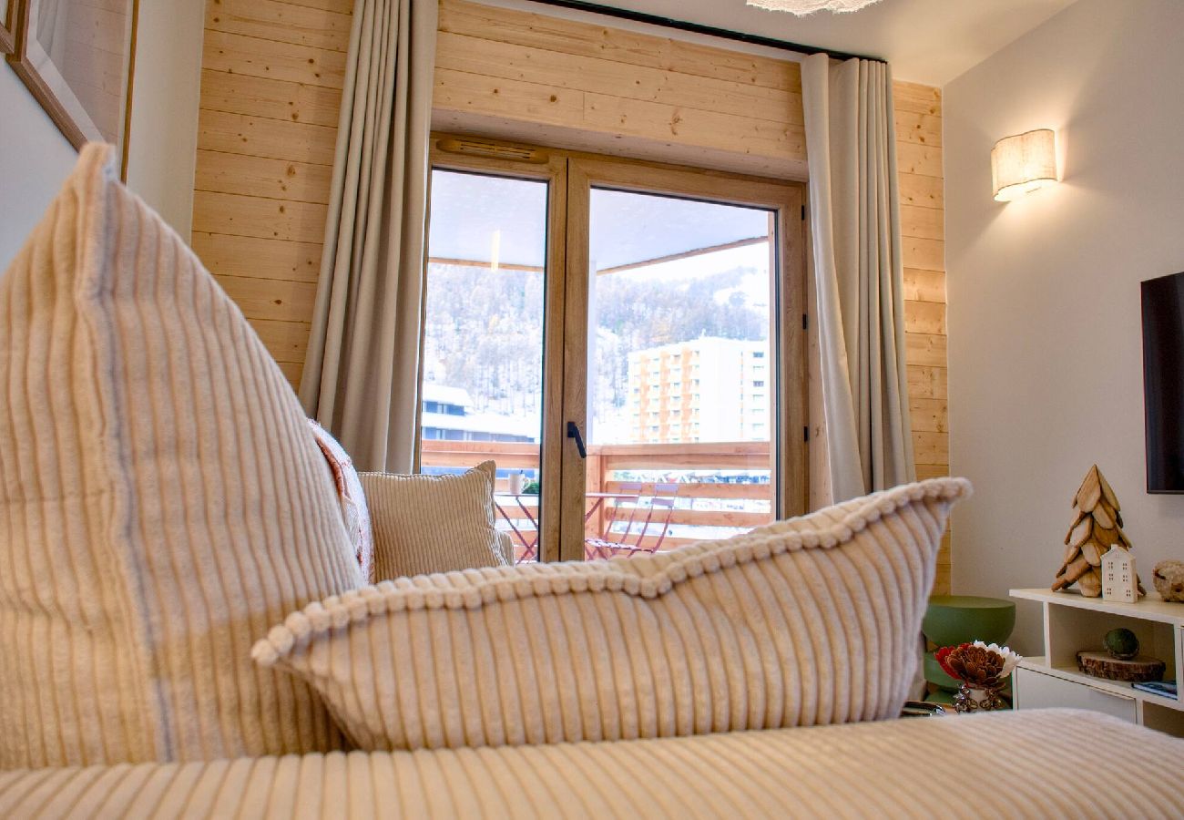 Appartement à Vars - L’Alpin Chic–Appartement neuf Vars Centre - Garage,Terrasse, 4 adultes+2 enfants