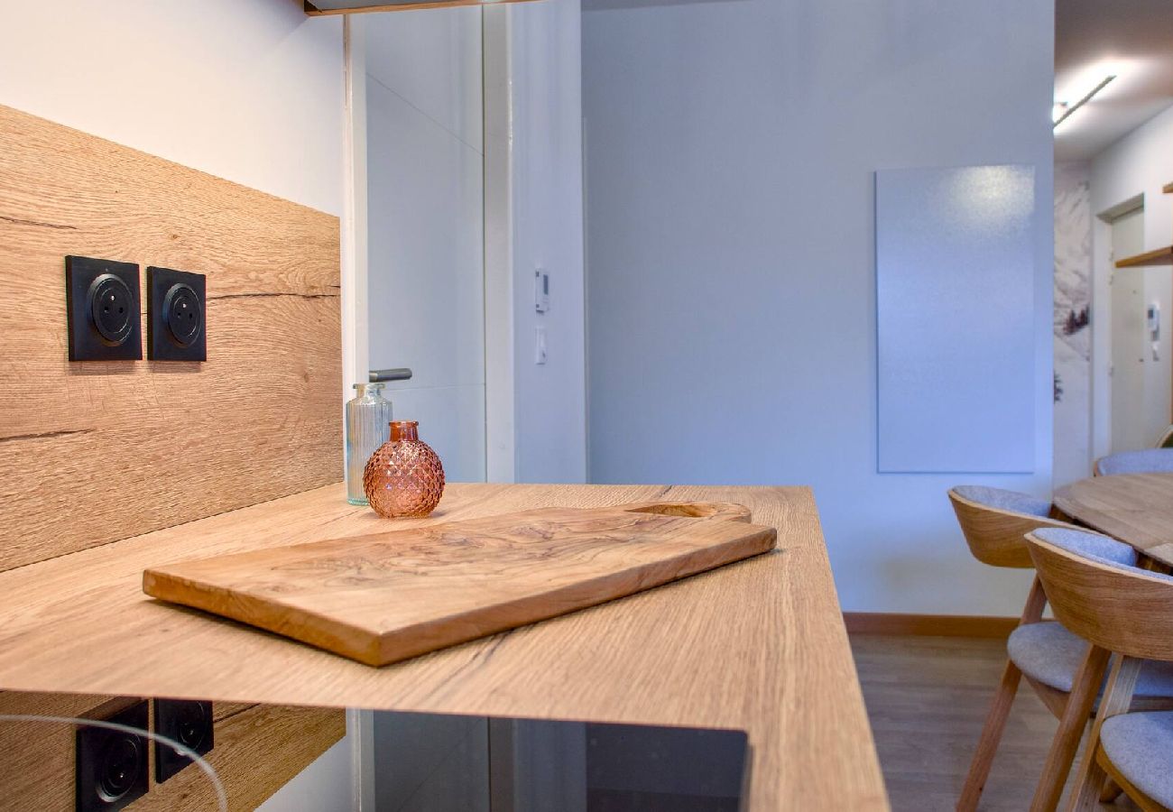 Appartement à Vars - L’Alpin Chic–Appartement neuf Vars Centre - Garage,Terrasse, 4 adultes+2 enfants