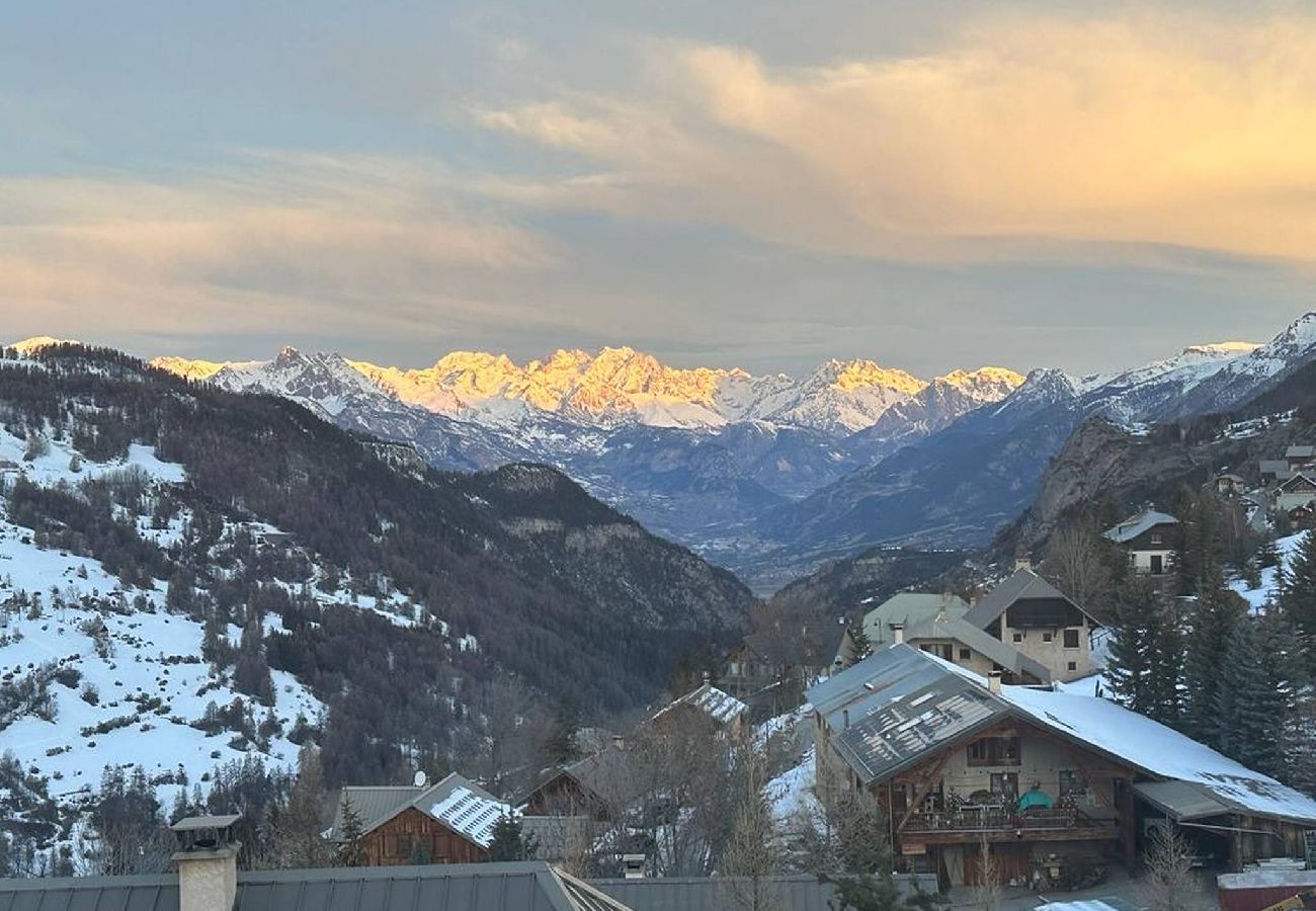 Chalet à Vars - Chalet rénové • Vue panoramique • Jardin • 10 pers.