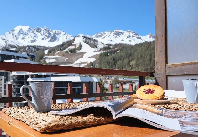 Appartement à Vars - Appartement cosy • Centre Vars • À 4 min des pistes • 2 adultes + 2 enfants