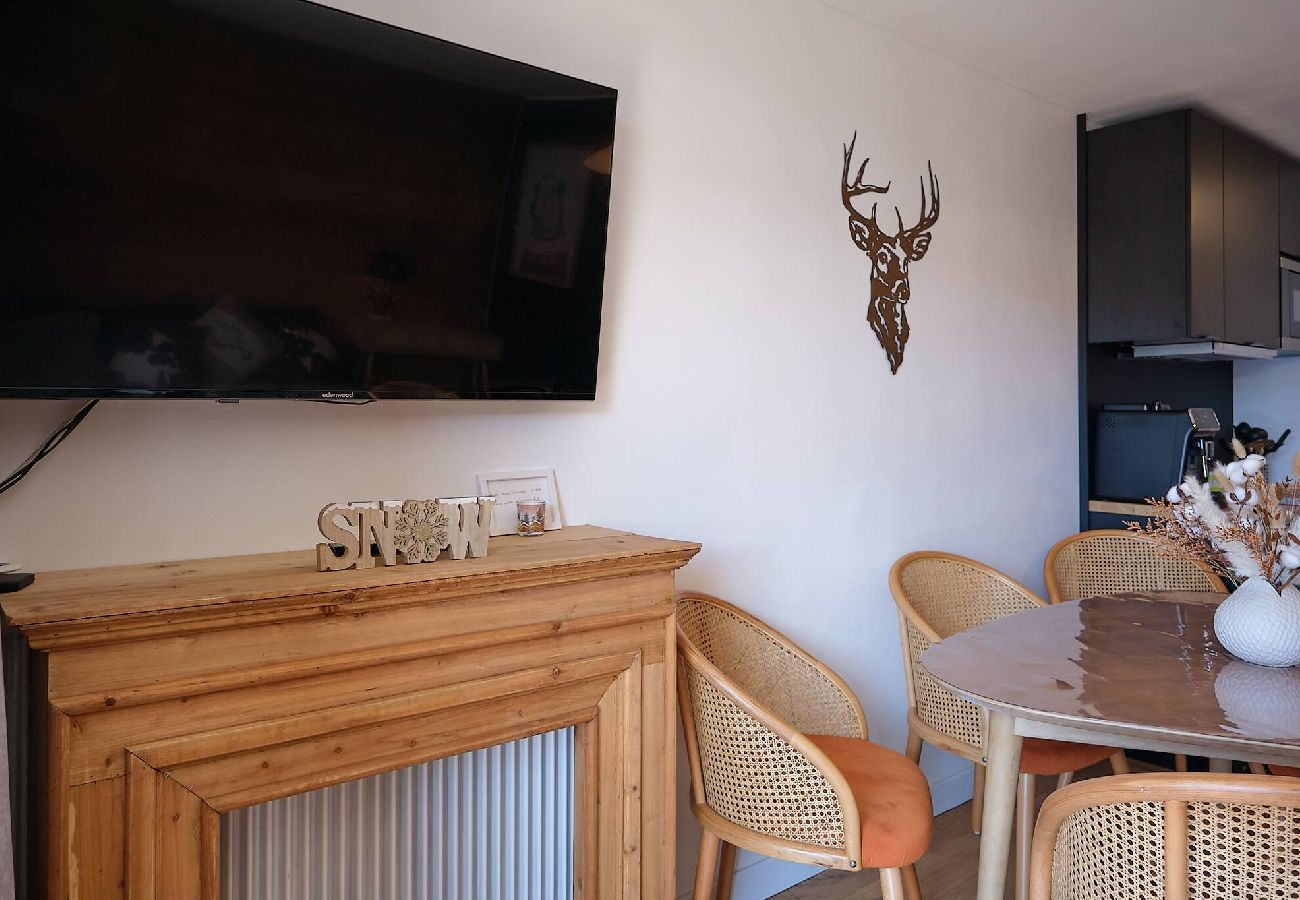 Appartement à Vars - Appartement cosy • Centre Vars • À 4 min des pistes • 2 adultes + 2 enfants