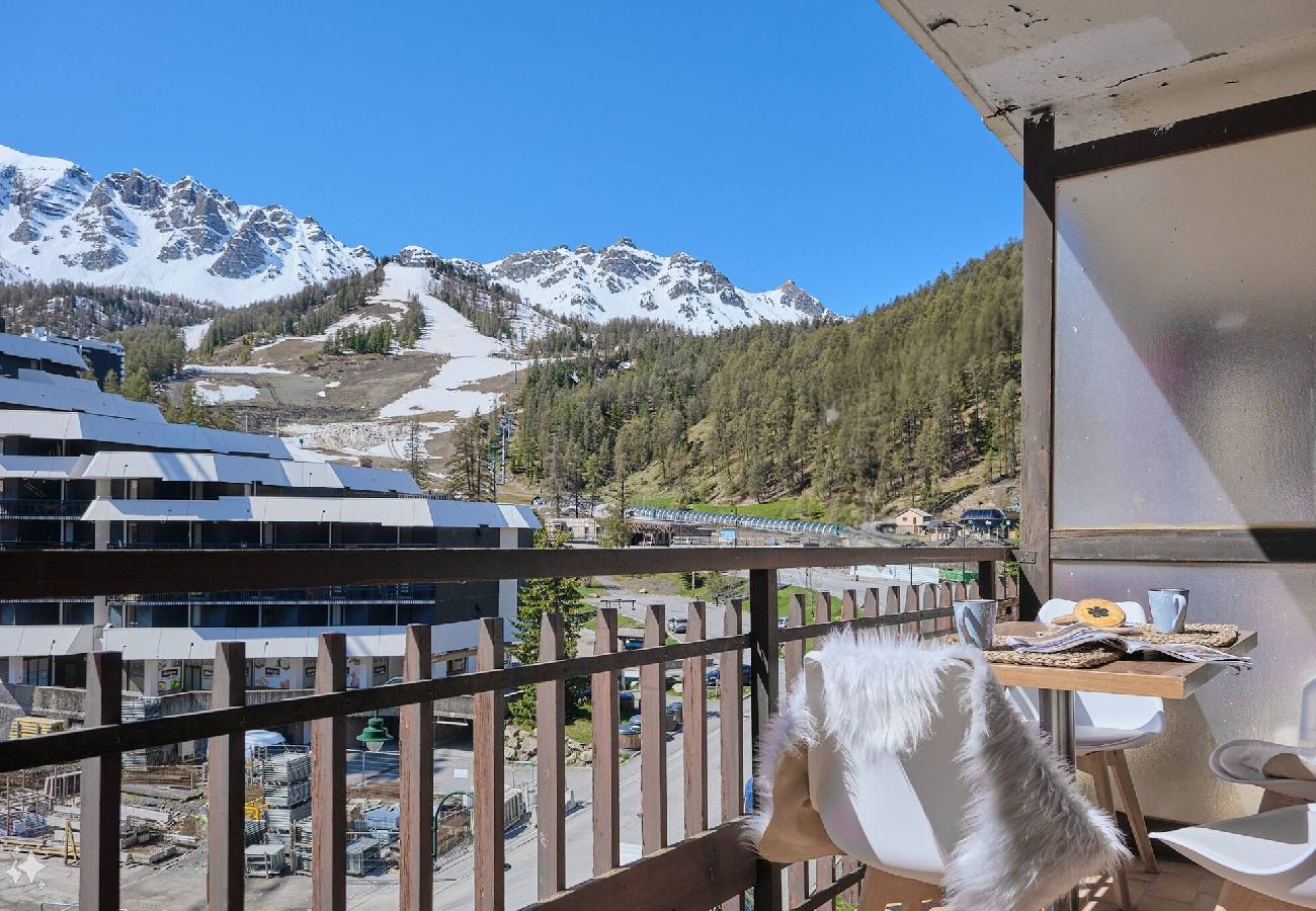Appartement à Vars - Appartement cosy • Centre Vars • À 4 min des pistes • 2 adultes + 2 enfants
