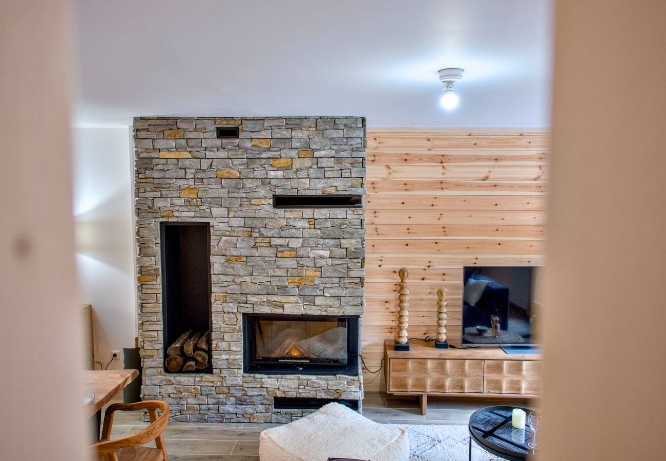 Maison mitoyenne à Vars - Chalet neuf • 4 chambres • Garage • Centre station • 10 pers.