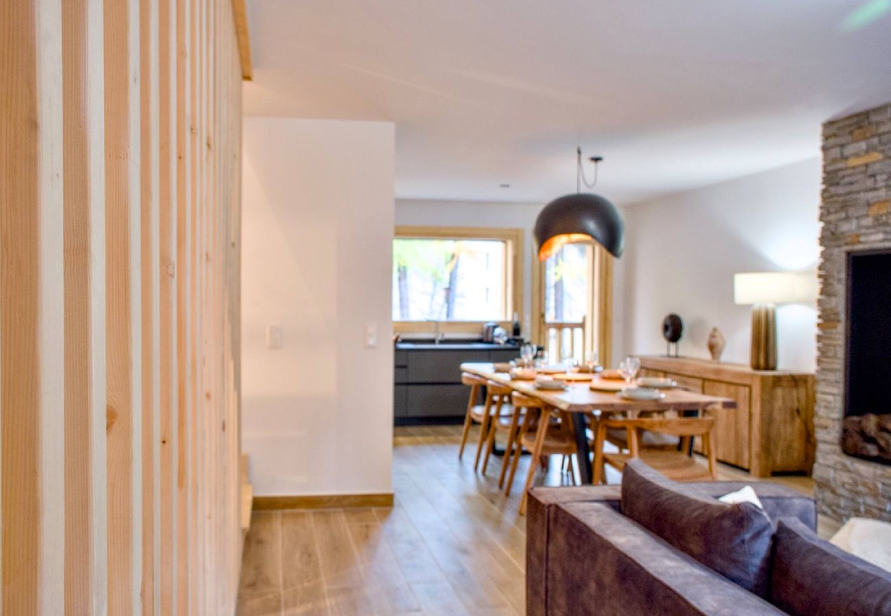 Maison mitoyenne à Vars - Chalet neuf • 4 chambres • Garage • Centre station • 10 pers.