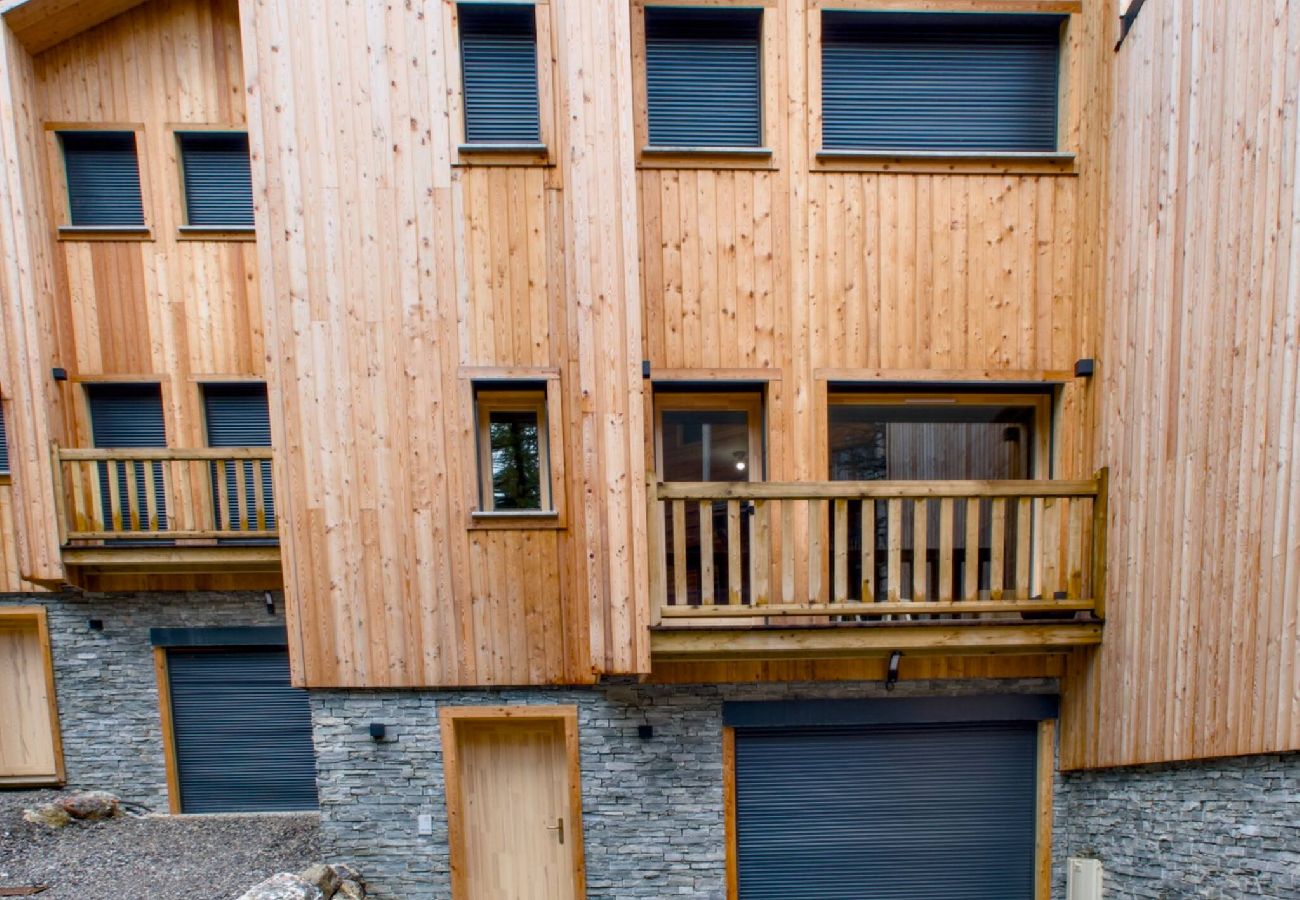 Maison mitoyenne à Vars - Chalet neuf • 4 chambres • Garage • Centre station • 10 pers.