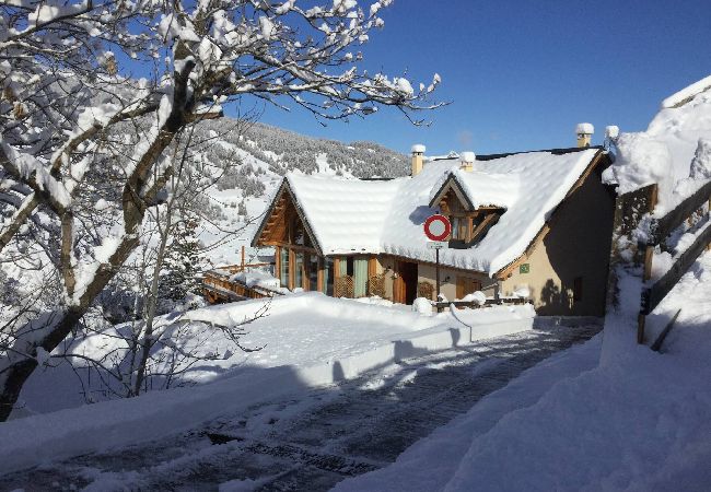 Maison mitoyenne à Vars - Duplex avec terrasse • Dépendance de chalet • 6 pers.