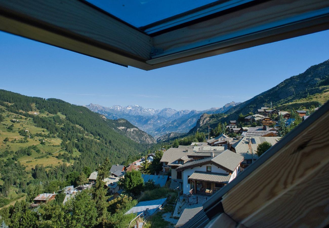 Chalet à Vars -     Vue panoramique • Chalet de caractère • 8 pers.