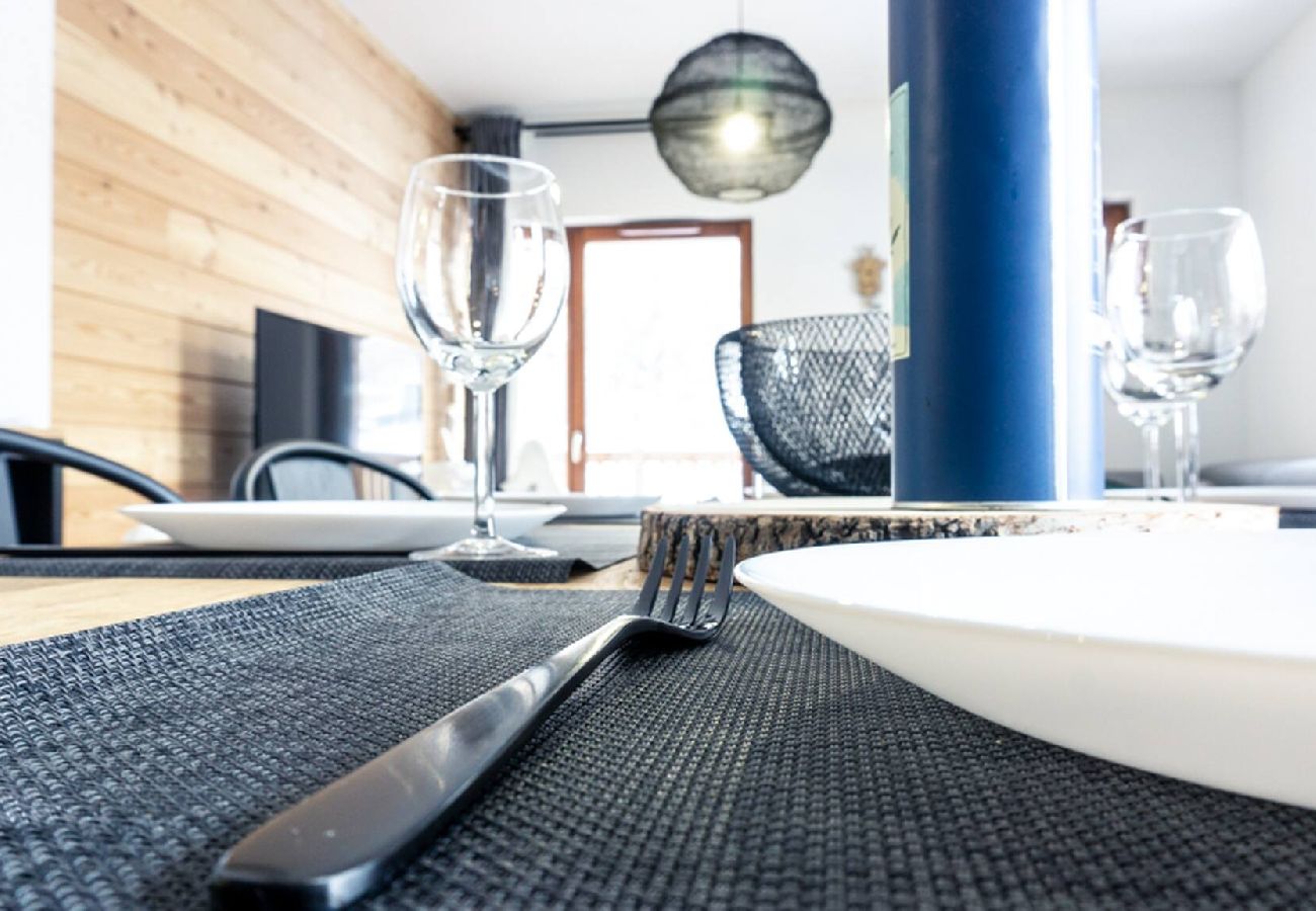 Résidence à Vars - Appartement familial • 2 terrasses • Parking • Jusqu'à 7 pers.