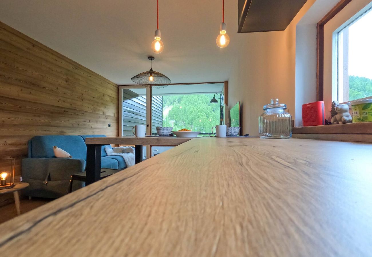 Appartement à Vars - Studio skis aux pieds • Balcon vue pistes • 2 adultes + 2 enfants