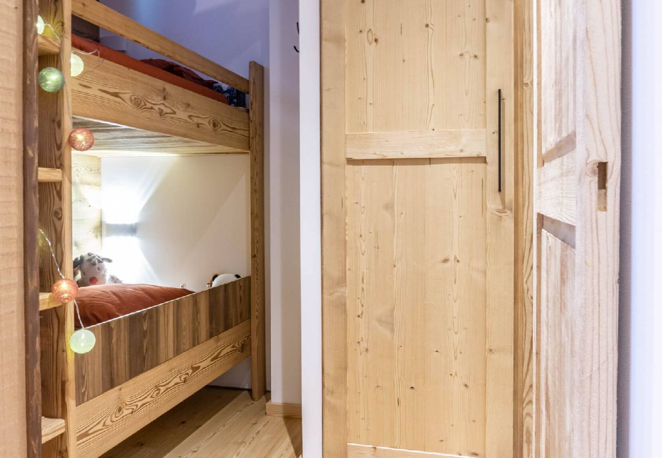 Appartement à Vars - Studio skis aux pieds • Balcon vue pistes • 2 adultes + 2 enfants