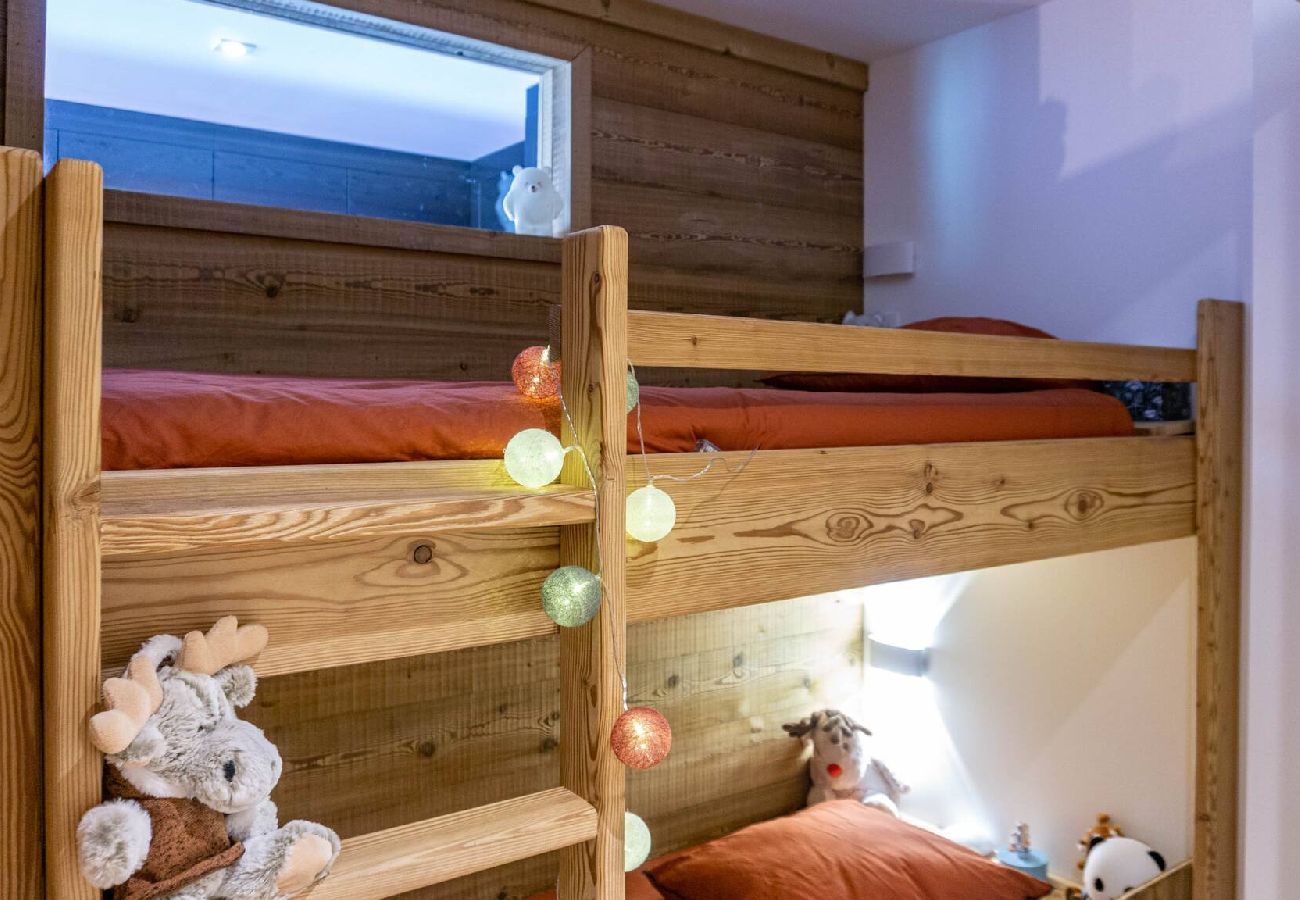 Appartement à Vars - Studio skis aux pieds • Balcon vue pistes • 2 adultes + 2 enfants