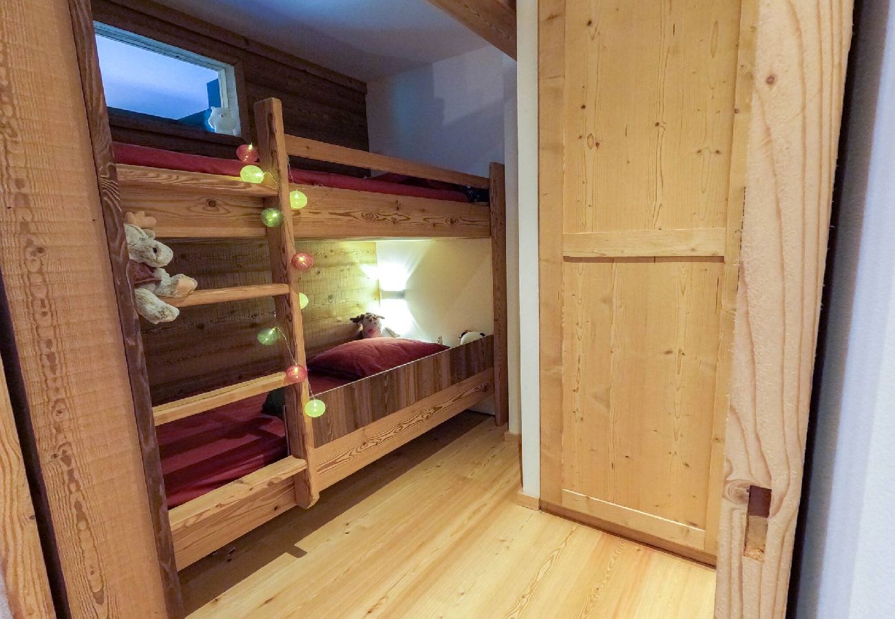 Appartement à Vars - Studio skis aux pieds • Balcon vue pistes • 2 adultes + 2 enfants